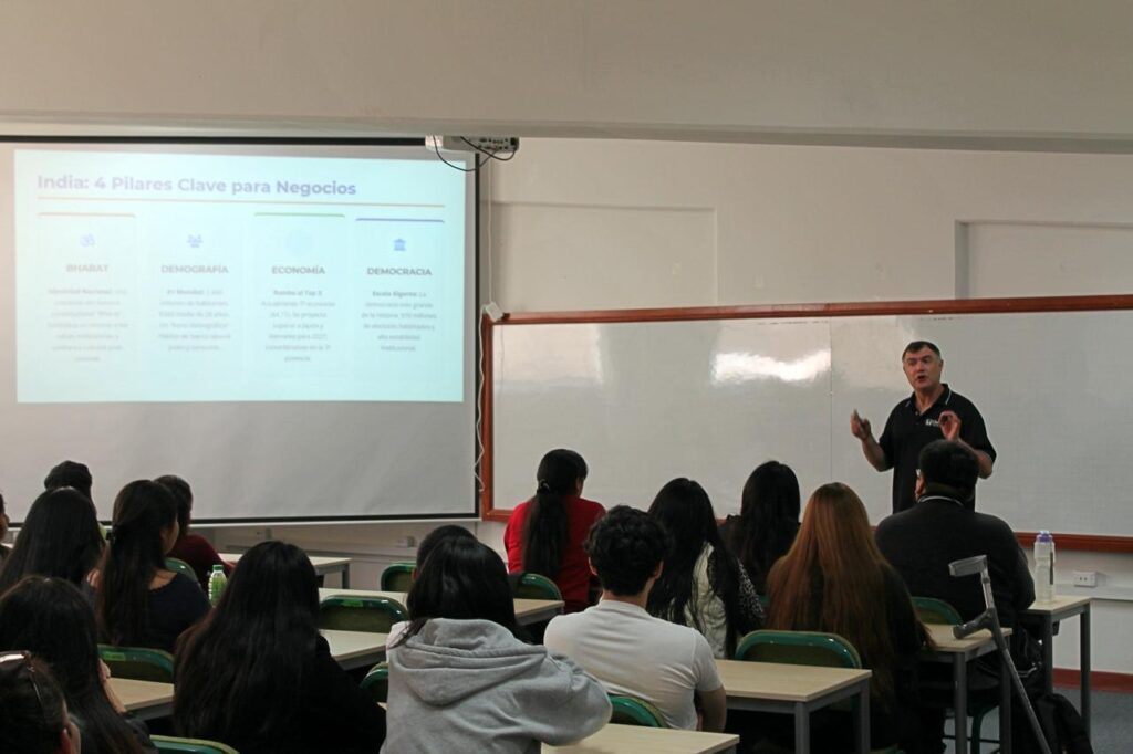 Estudiar Ingeniería Comercial en UNIACC