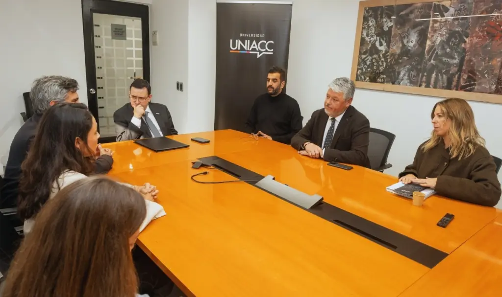 UNIACC y SENADIS firman convenio: conversando sobre futuras colaboraciones